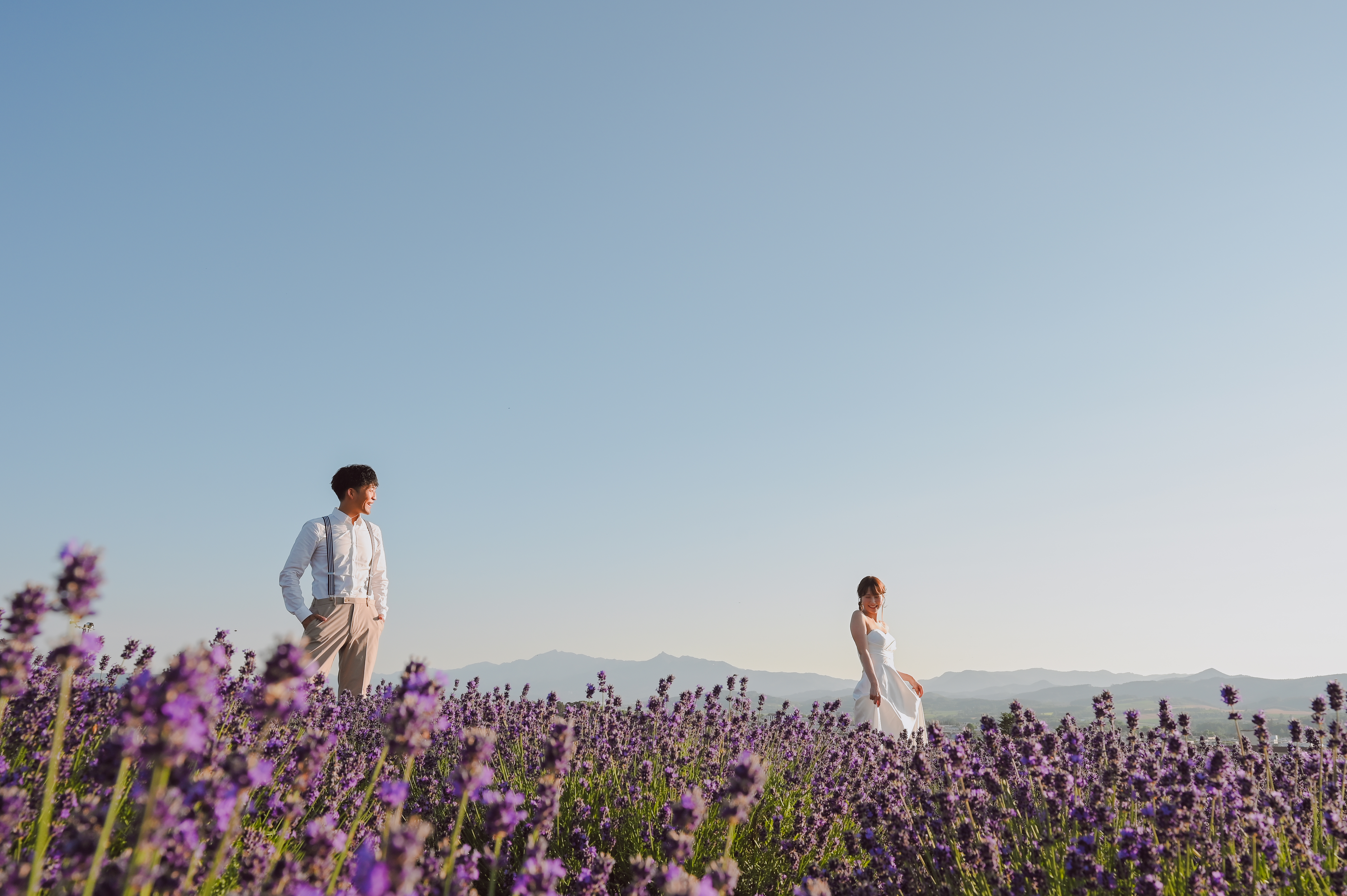 ラベンダー畑でのウエディングフォト